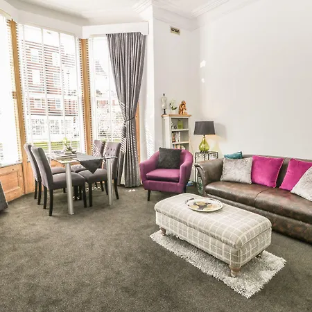 Esplanade Gardens, 1 *