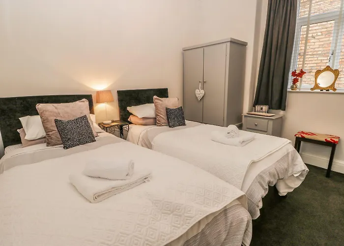 Esplanade Gardens, 1 *